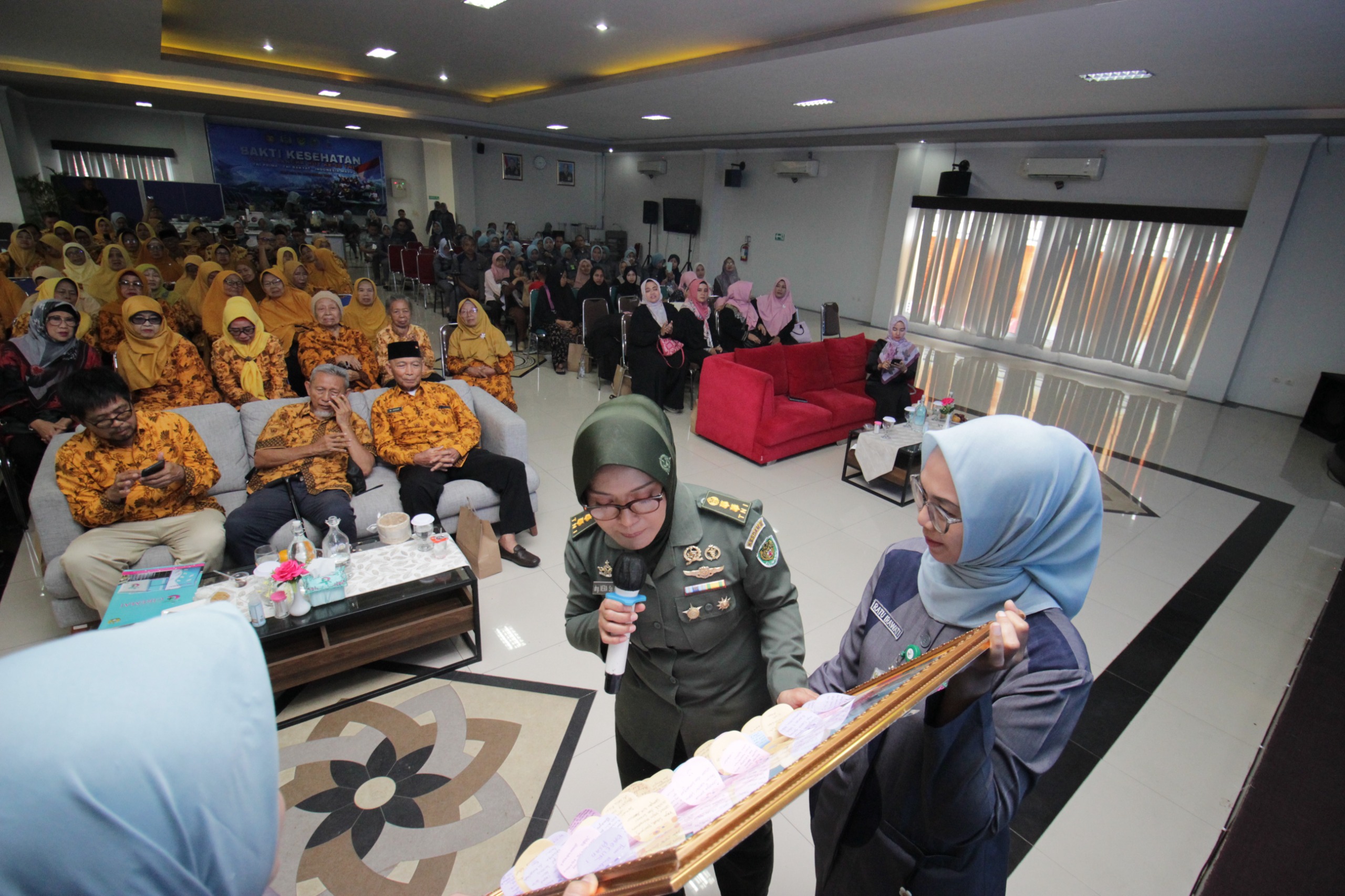 Karumkit Tk. III Ciremai bacakan surat cinta di Hari Kanker Sedunia 2026. Foto: Penerangan RS Ciremai